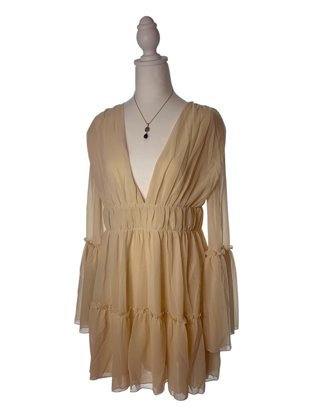 BNWT Miss Ora Bell Sleeve Cream Dress Large